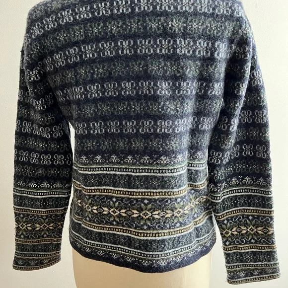 Vintage Wool Fair Isle Cropped Sweater size small - no label - Picture 2 of 3